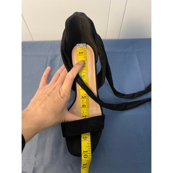 Nasty Gal Lace Up Open Toe Velvet Platform Pumps Color Black Size 8 Pre-Owned - Picture 3 of 16